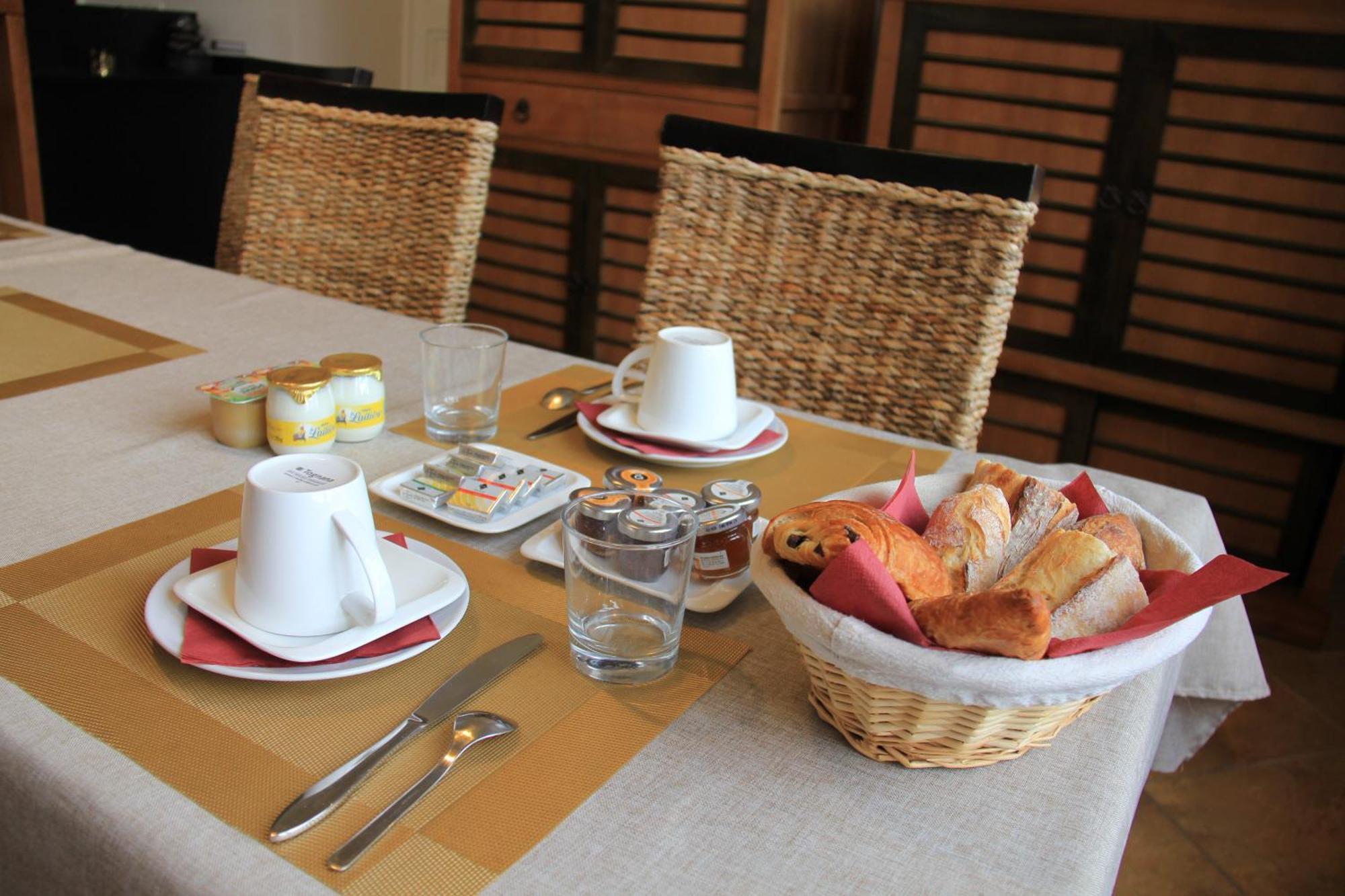 Bed and Breakfast Domaine De La Tisnere Gelos Exterior foto